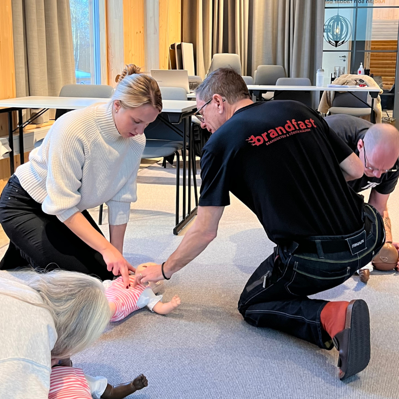 barn hlr instruktör stockholm