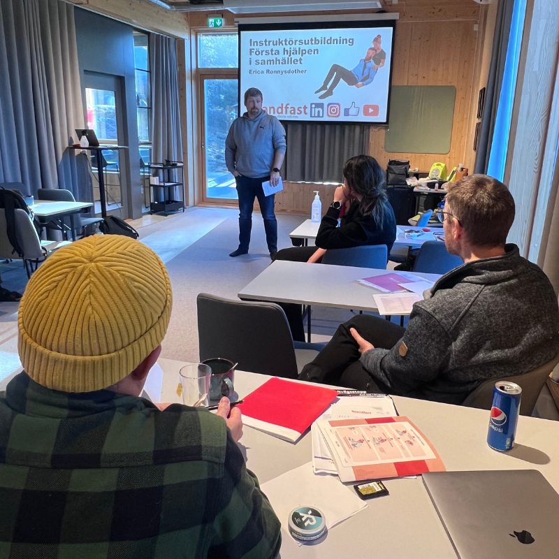 kurs första hjälpen instruktör stockholm