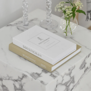 Solstickan brandfilt vit silver book case