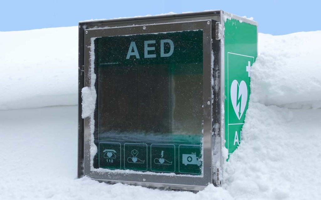 hjärtstartare vinter utomhus